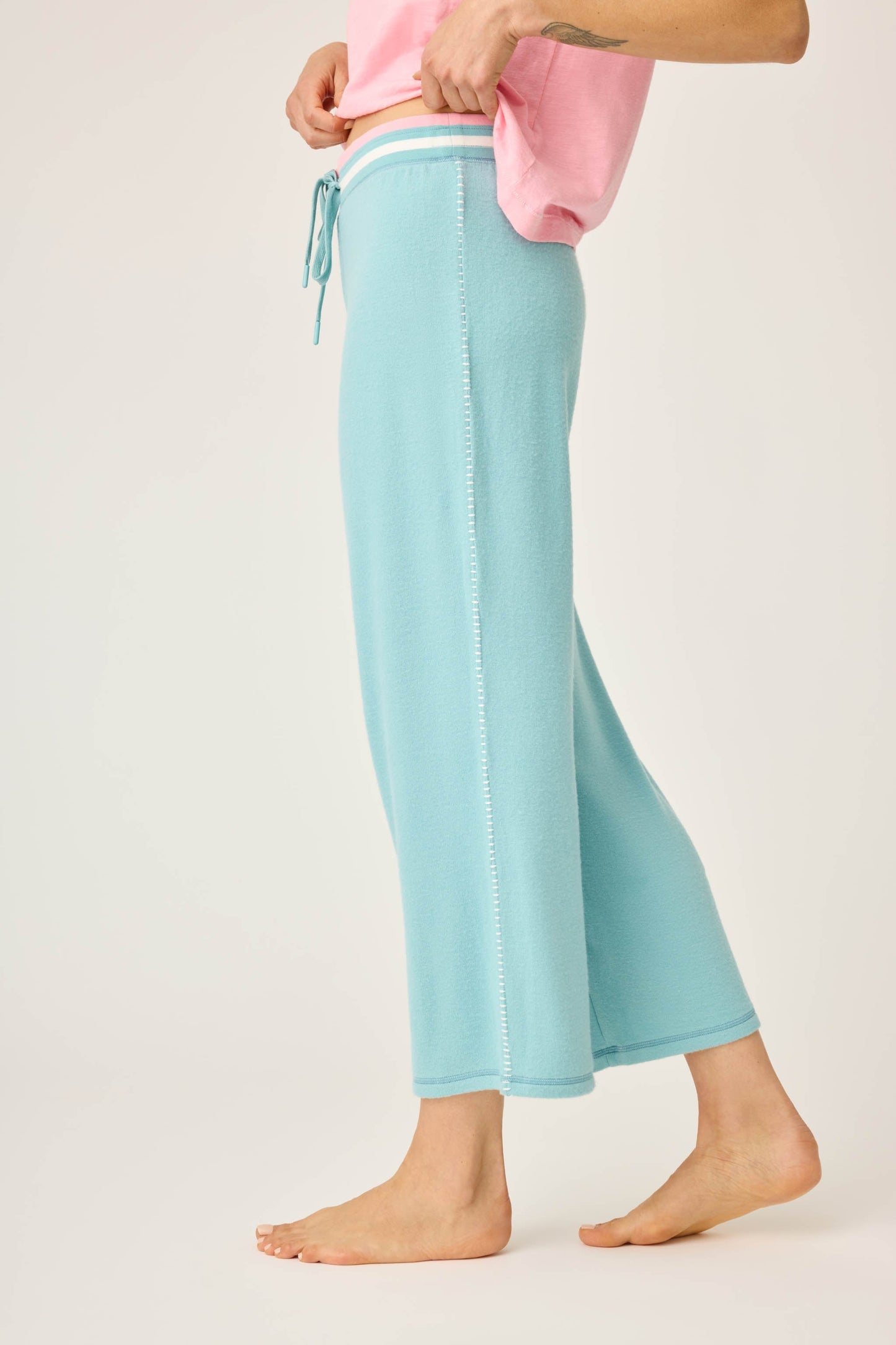 Cool Breeze Solid Cropped Pant